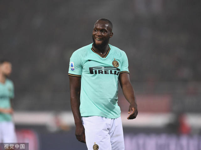  国际米兰卢卡库双响炮，比利时锋霸主宰米兰德比