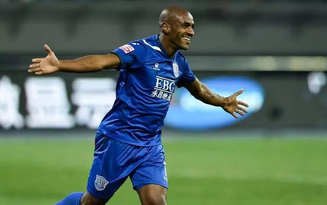  阿雅克肖反击犀利无比，法甲防反战术演绎极致